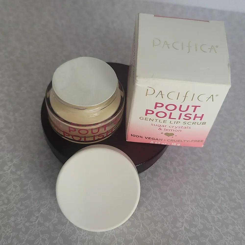 Pacifica Pout Polish Gentle Lip Scrub - Sugar Crystals & Lemon